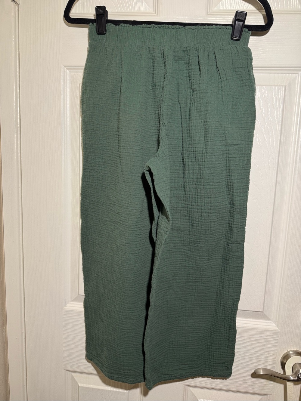 Jessica Simpson Cropped Wide-Leg Pull-On Pants in Green - Picture 3 of 5